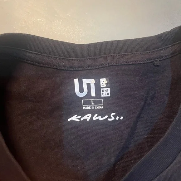 Uniqlo x Kaws Collab T-Shirt Sz. Large Black - Picture 3 of 3